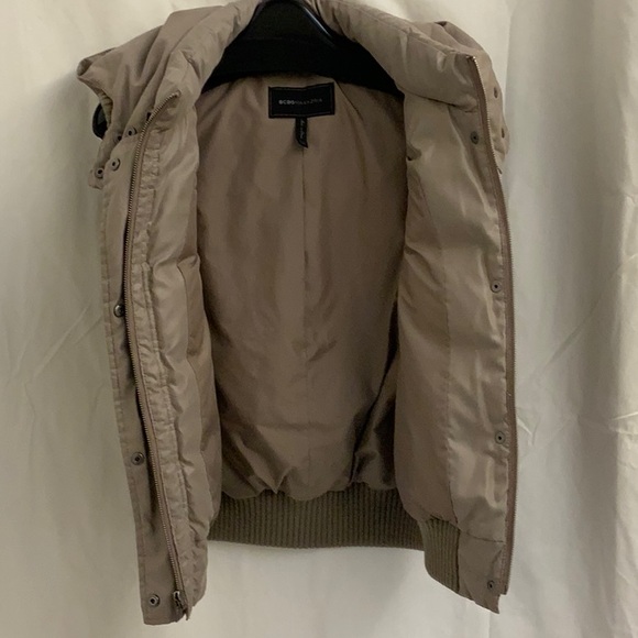 BCBG Maxazaria Duck Feather-Fill Puffer Vest with Detachable Hood in Taupe Sz M - Picture 6 of 13